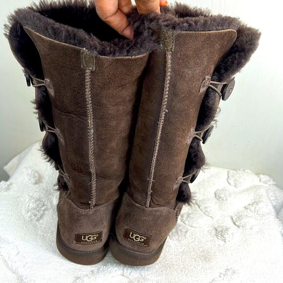 Uggs Tall Three Chocolate Button Boots size 9 - Picture 6 of 11